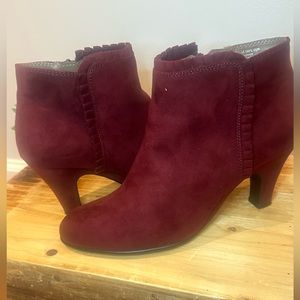 Ankle boots wine/burgundy color